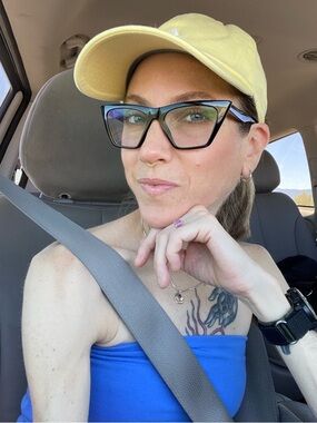 Meet your Posher, Nikki. 🩷